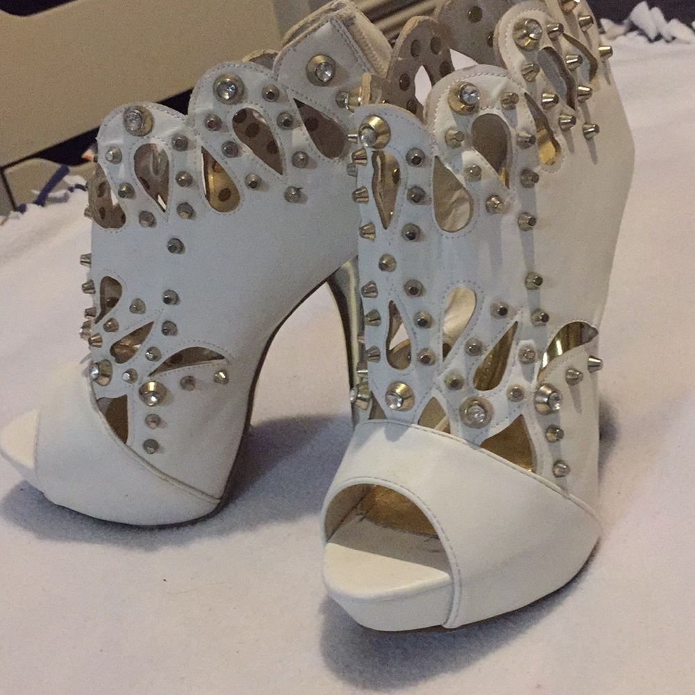 White Rocker heels - Picture 2 of 3